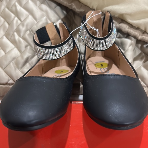 Bebe Girl Shoes; type of ballerina with white crystal ankle bracelet. - Picture 3 of 8